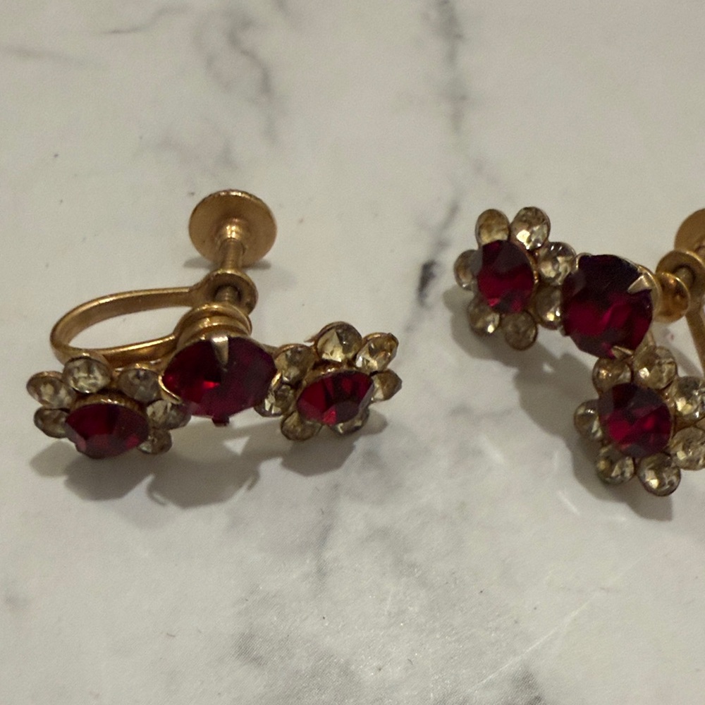 Vintage Ruby and Gold Flower Clip Earrings - Picture 2 of 4